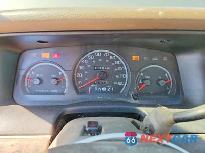 Zdjęcie 9 z 12 samochodu: 1999 FORD CROWN VICTORIA VIN:2FAFP73W5XX115810 - miniatura