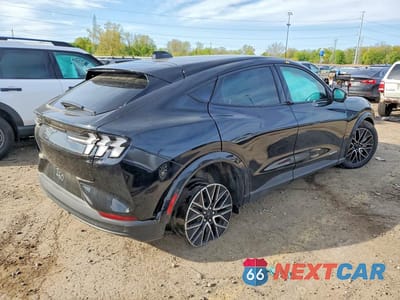 Trzecie zdjęcie samochodu z tyłu: 2025 FORD MUSTANG MACH-E PREMIUM VIN:3FMTK3SUXSMA05260 - miniatura