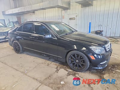 Czwarte zdjęcie samochodu z boku: 2011 MERCEDES-BENZ C 300 4MATIC VIN:WDDGF8BB1BR137625 - miniatura