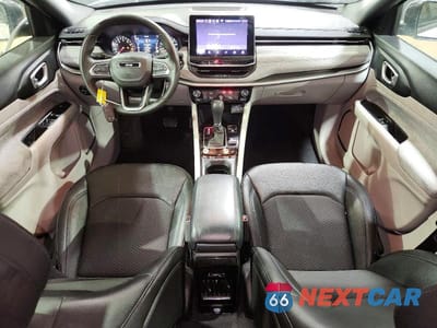 Zdjęcie 8 z 13 samochodu: 2024 JEEP COMPASS LATITUDE VIN:3C4NJDBN6RT604252 - miniatura