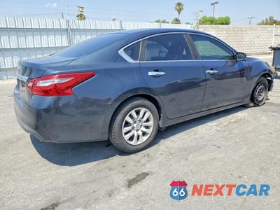 Trzecie zdjęcie samochodu z tyłu: 2018 NISSAN ALTIMA 2.5 S VIN:1N4AL3AP3JC164163 - miniatura