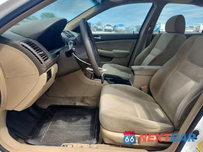 Zdjęcie 7 z 12 samochodu: 2003 HONDA ACCORD EX VIN:1HGCM56683A103869 - miniatura