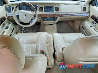 Zdjęcie 8 z 12 samochodu: 2010 MERCURY GRAND MARQUIS LS VIN:2MEBM7FV8AX625322 - miniatura