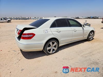 Trzecie zdjęcie samochodu z tyłu: 2011 MERCEDES-BENZ E 350 VIN:WDDHF5GB9BA311659 - miniatura