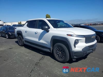 Czwarte zdjęcie samochodu z boku: 2024 CHEV SILVERADO VIN:1GC10VEL6RU201587 - miniatura