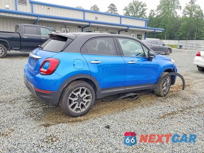 Trzecie zdjęcie samochodu z tyłu: 2021 FIAT 500X TREKKING VIN:ZFBNF3B10MP943016 - miniatura