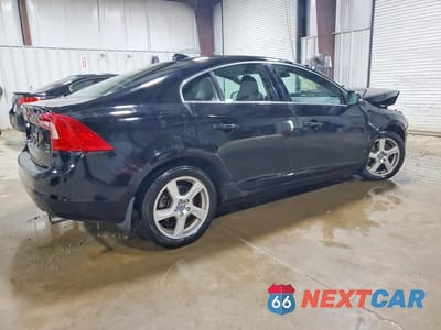Trzecie zdjęcie samochodu z tyłu: 2013 VOLVO S60 T5 VIN:YV1612FH3D2177632 - miniatura