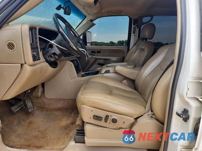 Zdjęcie 7 z 13 samochodu: 2003 CHEVROLET SILVERADO K2500 HEAVY DUTY VIN:1GCHK23103F161785 - miniatura