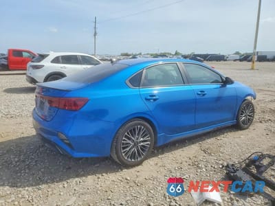 Trzecie zdjęcie samochodu z tyłu: 2023 KIA FORTE GT LINE VIN:3KPF54AD4PE645353 - miniatura