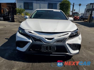 Piąte zdjęcie samochodu w środku: 2021 TOYOTA CAMRY SE VIN:4T1T11AK8MU439523 - miniatura
