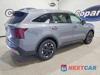 Trzecie zdjęcie samochodu z tyłu: 2024 KIA SORENTO S VIN:5XYRL4JC5RG290838 - miniatura