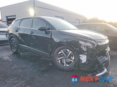 Czwarte zdjęcie samochodu z boku: 2025 KIA SPORTAGE LX VIN:KNDPU3DG5S7237671 - miniatura