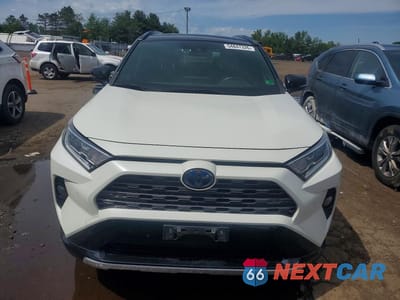 Piąte zdjęcie samochodu w środku: 2020 TOYOTA RAV4 XSE VIN:JTMEWRFV4LJ039426 - miniatura