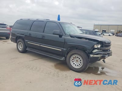 Czwarte zdjęcie samochodu z boku: 2005 CHEVROLET SUBURBAN C1500 VIN:3GNEC16Z55G265967 - miniatura
