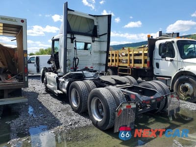 Trzecie zdjęcie samochodu z tyłu: 2024 VOLVO VNR VIN:4V4WC9EH0RN644087 - miniatura