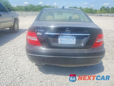 Zdjęcie 6 z 12 samochodu: 2012 MERCEDES-BENZ C 250 VIN:WDDGF4HB8CR236542 - miniatura