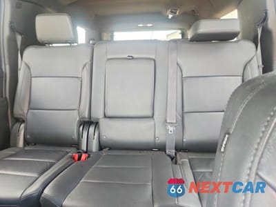 Zdjęcie 10 z 13 samochodu: 2024 CHEVROLET SUBURBAN C1500 LT VIN:1GNSCCKD3RR235090 - miniatura