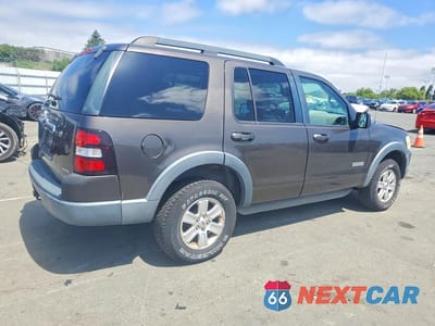 Trzecie zdjęcie samochodu z tyłu: 2007 FORD EXPLORER XLT VIN:1FMEU63E97UA85293 - miniatura