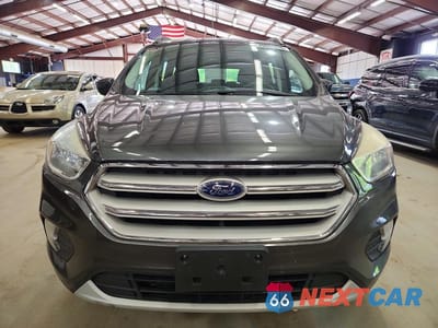 Piąte zdjęcie samochodu w środku: 2018 FORD ESCAPE SE VIN:1FMCU9GDXJUA65913 - miniatura