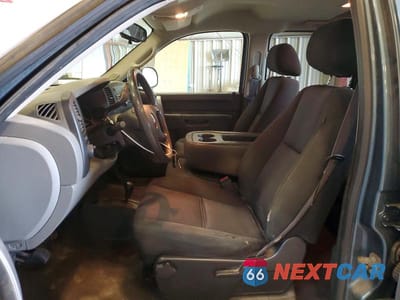 Zdjęcie 7 z 12 samochodu: 2010 GMC SIERRA K1500 SL VIN:3GTRKUEA6AG167177 - miniatura