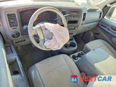 Zdjęcie 8 z 13 samochodu: 2012 NISSAN NV 2500 HD S VIN:1N6AF0KY2CN100465 - miniatura
