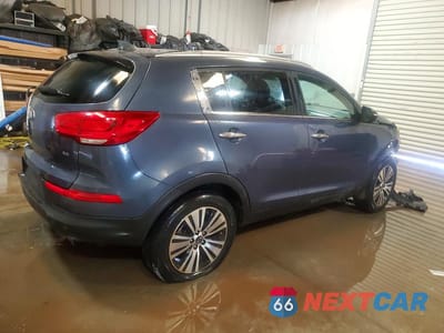 Trzecie zdjęcie samochodu z tyłu: 2015 KIA SPORTAGE EX VIN:KNDPC3AC1F7719709 - miniatura