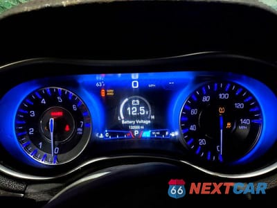 Zdjęcie 9 z 13 samochodu: 2018 CHRYSLER 300 LIMITED VIN:2C3CCAKG2JH127449 - miniatura