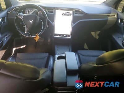 Zdjęcie 8 z 14 samochodu: 2016 TESLA MODEL X VIN:5YJXCBE25GF016220 - miniatura