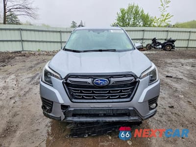 Piąte zdjęcie samochodu w środku: 2022 SUBARU FORESTER LIMITED VIN:JF2SKAPC2NH435427 - miniatura
