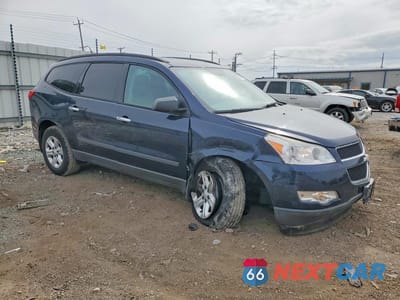 Czwarte zdjęcie samochodu z boku: 2011 CHEVROLET TRAVERSE LS VIN:1GNKRFED0BJ386162 - miniatura