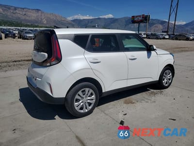 Trzecie zdjęcie samochodu z tyłu: 2023 KIA SOUL LX VIN:KNDJ23AU4P7871695 - miniatura