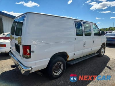 Trzecie zdjęcie samochodu z tyłu: 2013 FORD ECONOLINE E250 VAN VIN:1FTNE2EW2DDA11712 - miniatura