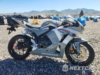 2026 HONDA CBR600 RR JH2PC40H5TK301463 - główne zdjęcie licytacji z USA - miniatura