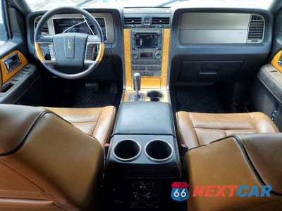Zdjęcie 8 z 13 samochodu: 2012 LINCOLN NAVIGATOR VIN:5LMJJ2J54CEL04035 - miniatura