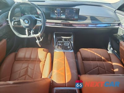 Zdjęcie 8 z 12 samochodu: 2025 BMW 760 XI VIN:WBA33EJ09SCU62653 - miniatura
