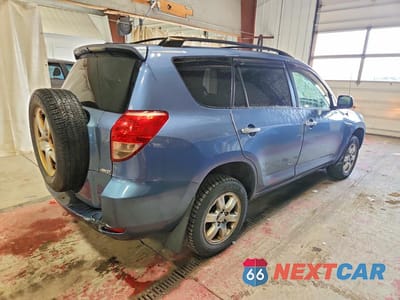 Trzecie zdjęcie samochodu z tyłu: 2006 TOYOTA RAV4 BASE VIN:JTMBD33V266021976 - miniatura