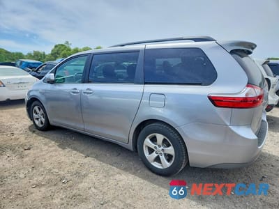 Drugie zdjęcie samochodu z przodu: 2017 TOYOTA SIENNA LE VIN:5TDKZ3DC7HS875654 - miniatura