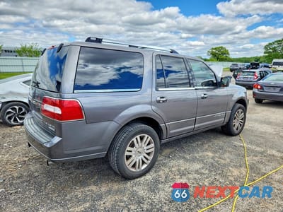 Trzecie zdjęcie samochodu z tyłu: 2011 LINCOLN NAVIGATOR VIN:5LMJJ2J59BEJ09112 - miniatura