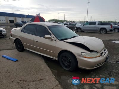 Czwarte zdjęcie samochodu z boku: 2001 HONDA ACCORD EX VIN:1HGCG56631A047652 - miniatura