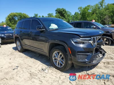 Czwarte zdjęcie samochodu z boku: 2024 JEEP GRAND CHEROKEE LAREDO VIN:1C4RJHAG5RC252837 - miniatura