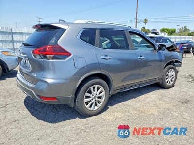 Trzecie zdjęcie samochodu z tyłu: 2018 NISSAN ROGUE SV VIN:KNMAT2MT2JP607232 - miniatura