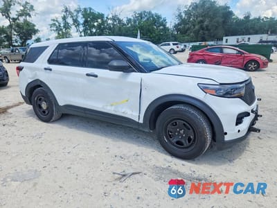 Czwarte zdjęcie samochodu z boku: 2025 FORD EXPLORER POLICE INTERCEPTOR VIN:1FM5K8AB8SGA35292 - miniatura