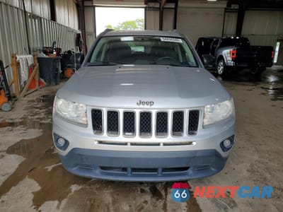 Piąte zdjęcie samochodu w środku: 2011 JEEP COMPASS SPORT VIN:1J4NF1FB0BD282651 - miniatura