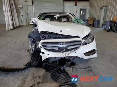 Piąte zdjęcie samochodu w środku: 2016 MERCEDES-BENZ E 350 4MATIC VIN:WDDHF8JB4GB272023 - miniatura