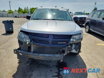 Piąte zdjęcie samochodu w środku: 2018 DODGE JOURNEY SE VIN:3C4PDCAB0JT514293 - miniatura