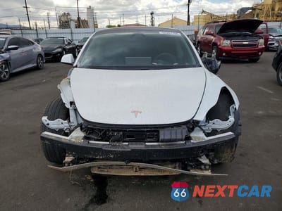 Piąte zdjęcie samochodu w środku: 2021 TESLA MODEL 3 VIN:5YJ3E1EA0MF073222 - miniatura