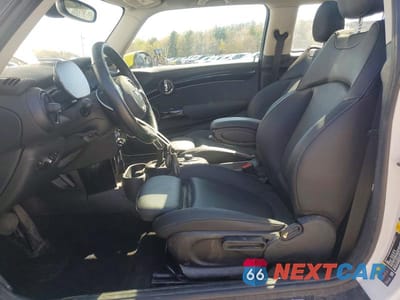 Zdjęcie 7 z 12 samochodu: 2024 MINI COOPER SE VIN:WMW13DJ09R2U66851 - miniatura