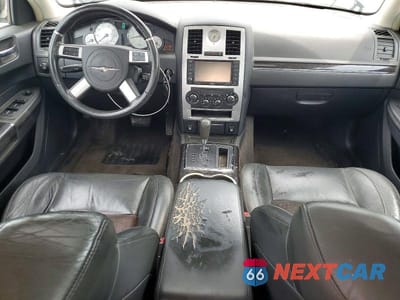 Zdjęcie 8 z 12 samochodu: 2010 CHRYSLER 300 S VIN:2C3CA2CV8AH266297 - miniatura