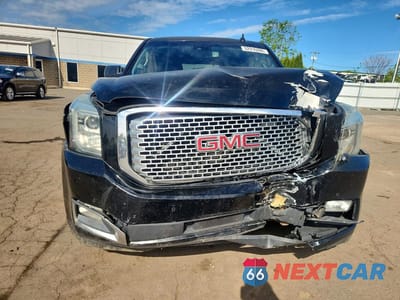 Piąte zdjęcie samochodu w środku: 2015 GMC YUKON DENALI VIN:1GKS2CKJ9FR611406 - miniatura