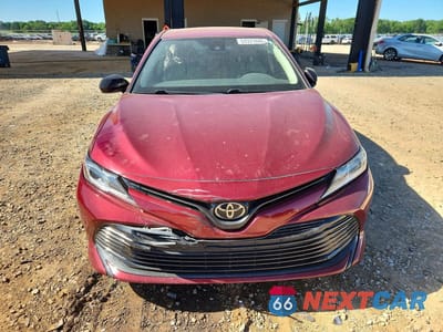 Piąte zdjęcie samochodu w środku: 2020 TOYOTA CAMRY LE VIN:4T1C11AK4LU382073 - miniatura